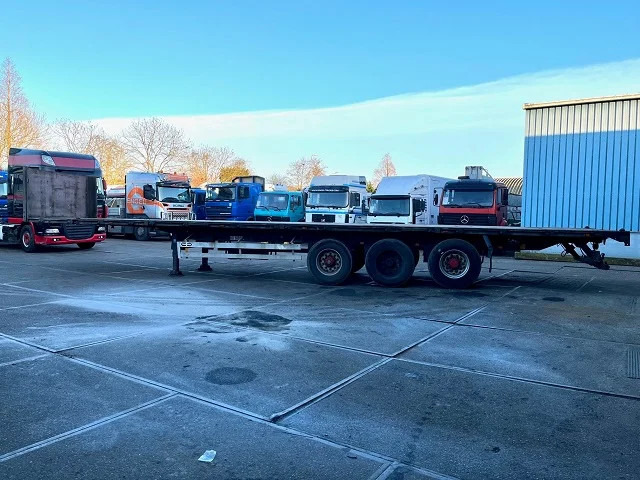 Van Hool 3B1047 13.60M. FLATBED TRAILER WITH 40FT TWISTLOCKS (SAF-AXLES / DISC BRAKES / 40FT TWISTLOCKS) - Platforminė/ Bortinė puspriekabė: foto 5 Van Hool 3B1047 13.60M. FLATBED TRAILER WITH 40FT TWISTLOCKS (SAF-AXLES / DISC BRAKES / 40FT TWISTLOCKS) - Platforminė/ Bortinė puspriekabė: foto 5