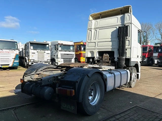 DAF 95.380 XF SPACECAB (EURO 2 / ZF16 MANUAL GEARBOX / D.E.B. ENGINE BRAKE / AIRCONDITIONING) - Vilkikas: foto 3 DAF 95.380 XF SPACECAB (EURO 2 / ZF16 MANUAL GEARBOX / D.E.B. ENGINE BRAKE / AIRCONDITIONING) - Vilkikas: foto 3