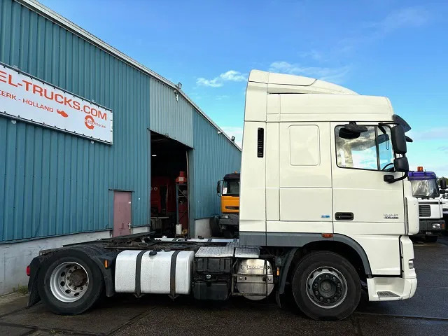 DAF XF 105.460 SPACECAB (ZF MANUAL GEARBOX / MX-BRAKE / 870+430 LITER TANK / EURO 5 EEV / AIRCONDITIONING / FRIDGE) - Vilkikas: foto 4 DAF XF 105.460 SPACECAB (ZF MANUAL GEARBOX / MX-BRAKE / 870+430 LITER TANK / EURO 5 EEV / AIRCONDITIONING / FRIDGE) - Vilkikas: foto 4
