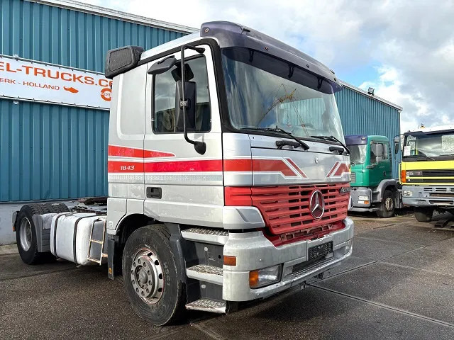 Mercedes-Benz Actros 1843 LS SLEEPERCAB (MP1) (ZF16 MANUAL GEARBOX / REDUCTION AXLES / AIRCONDITIONING / ETC.) - Vilkikas: foto 2 Mercedes-Benz Actros 1843 LS SLEEPERCAB (MP1) (ZF16 MANUAL GEARBOX / REDUCTION AXLES / AIRCONDITIONING / ETC.) - Vilkikas: foto 2