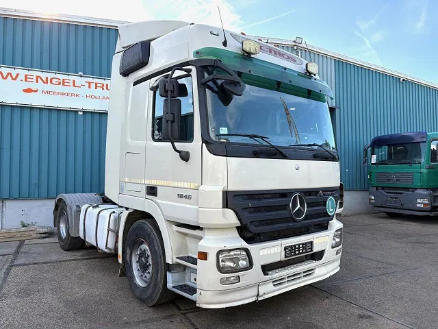 Mercedes-Benz Actros 1846 LS (MP2) (EPS WITH CLUTCH / RETARDER / 3-PEDALS/ AIRCONDITIONING / ETC) - Vilkikas: foto 2 Mercedes-Benz Actros 1846 LS (MP2) (EPS WITH CLUTCH / RETARDER / 3-PEDALS/ AIRCONDITIONING / ETC) - Vilkikas: foto 2