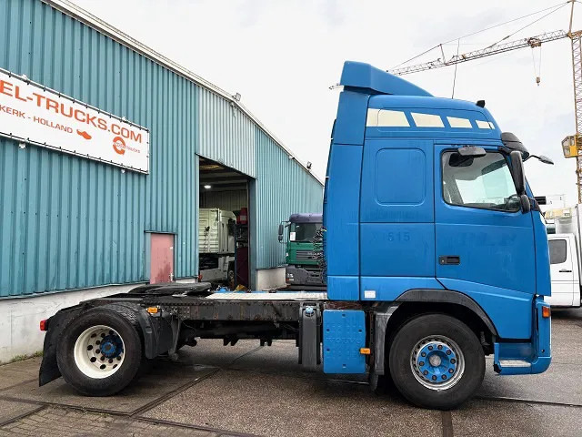 Volvo FH 400 GLOBETROTTER (VIN: 7B446149 / I-SHIFT / ADR-VLG / AIRCONDITIONING / COMPLETE SPOILERSET ON CABIN) - Vilkikas: foto 4 Volvo FH 400 GLOBETROTTER (VIN: 7B446149 / I-SHIFT / ADR-VLG / AIRCONDITIONING / COMPLETE SPOILERSET ON CABIN) - Vilkikas: foto 4