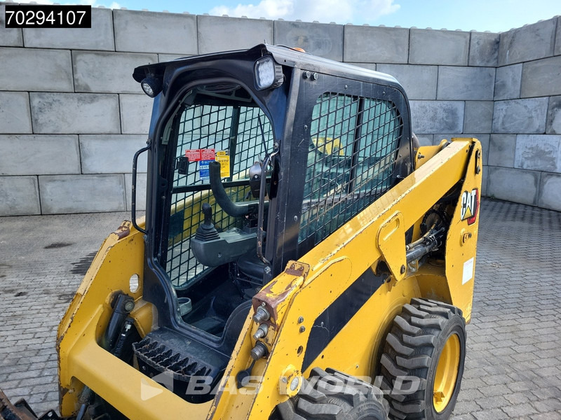 Mini krautuvas Caterpillar 226 D3 BUCKET + FORKS: foto 15