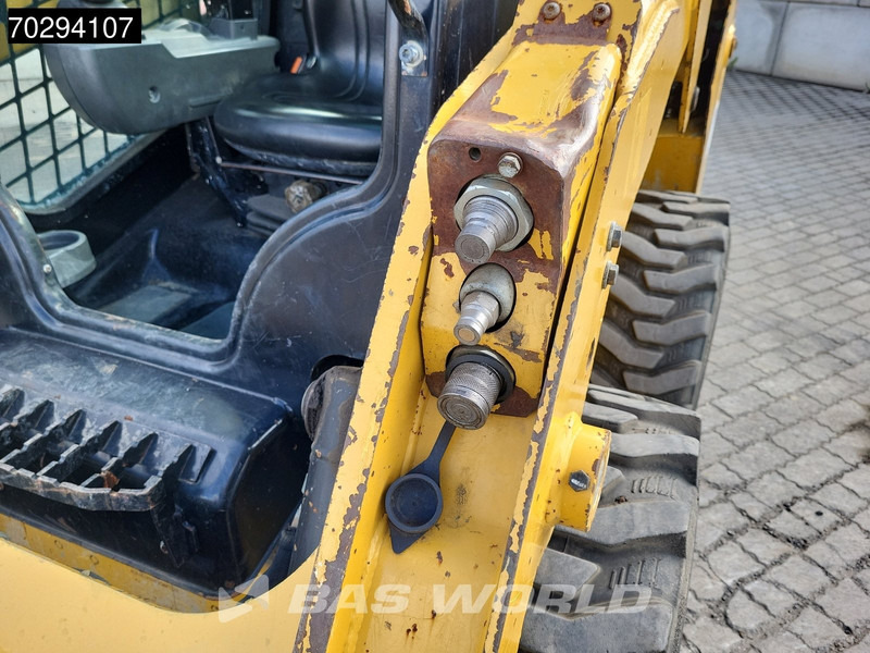 Mini krautuvas Caterpillar 226 D3 BUCKET + FORKS: foto 18