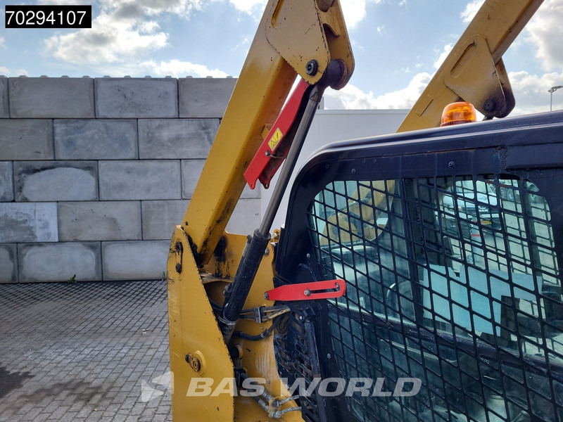 Mini krautuvas Caterpillar 226 D3 BUCKET + FORKS: foto 17