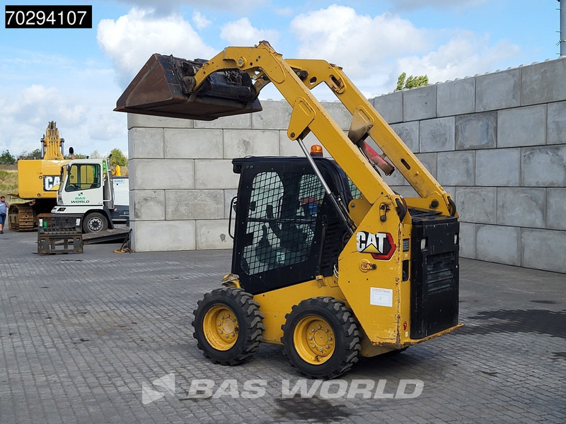 Mini krautuvas Caterpillar 226 D3 BUCKET + FORKS: foto 5
