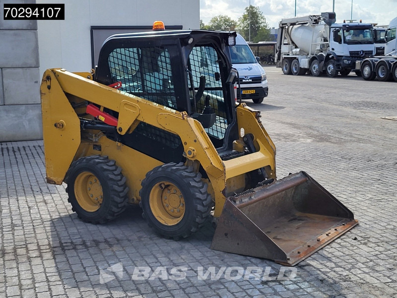 Mini krautuvas Caterpillar 226 D3 BUCKET + FORKS: foto 10