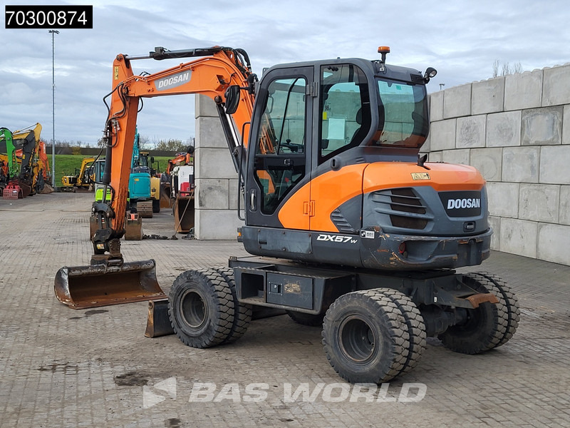 Doosan DX57 W-5 A/C - 3 Buckets - Ratinis ekskavatorius: foto 5 Doosan DX57 W-5 A/C - 3 Buckets - Ratinis ekskavatorius: foto 5