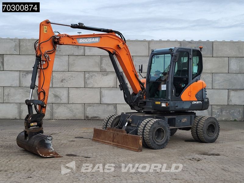 Doosan DX57 W-5 A/C - 3 Buckets - Ratinis ekskavatorius: foto 2 Doosan DX57 W-5 A/C - 3 Buckets - Ratinis ekskavatorius: foto 2