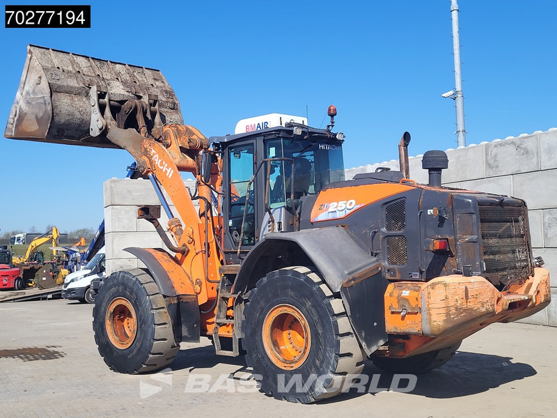 Hitachi ZW250 -6 - Ratinis krautuvas: foto 2 Hitachi ZW250 -6 - Ratinis krautuvas: foto 2