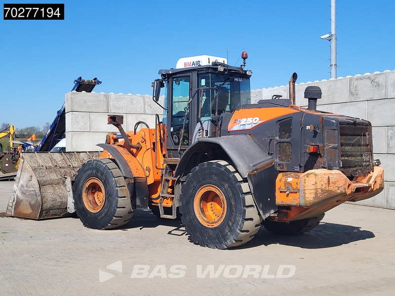 Hitachi ZW250 -6 - Ratinis krautuvas: foto 5 Hitachi ZW250 -6 - Ratinis krautuvas: foto 5