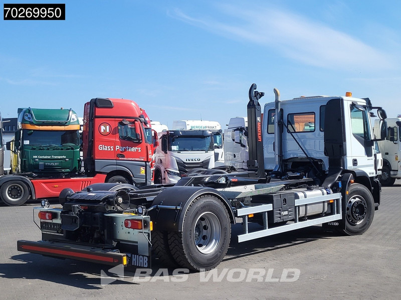 Iveco Eurocargo 180E320 4X2 NEW! 14tons Hiab Multilift ULT14S51 ACC Euro 6 - Hook-lift sunkvežimis: foto 5 Iveco Eurocargo 180E320 4X2 NEW! 14tons Hiab Multilift ULT14S51 ACC Euro 6 - Hook-lift sunkvežimis: foto 5