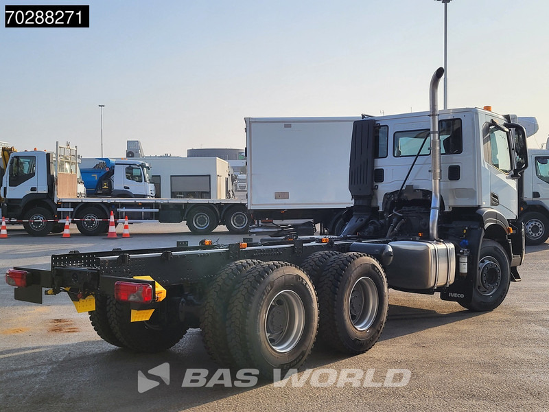Iveco X-Way 460 6X4 New! Retarder Steelsuspension Big-Axle Navi Euro 6 - Važiuoklės sunkvežimis: foto 5 Iveco X-Way 460 6X4 New! Retarder Steelsuspension Big-Axle Navi Euro 6 - Važiuoklės sunkvežimis: foto 5