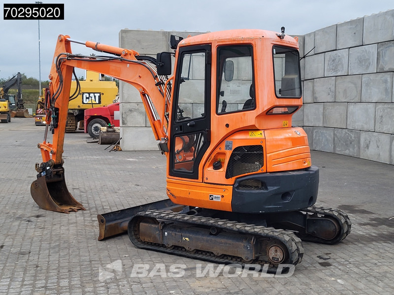 Kubota U35 -3a3 - Mini ekskavatorius: foto 3 Kubota U35 -3a3 - Mini ekskavatorius: foto 3