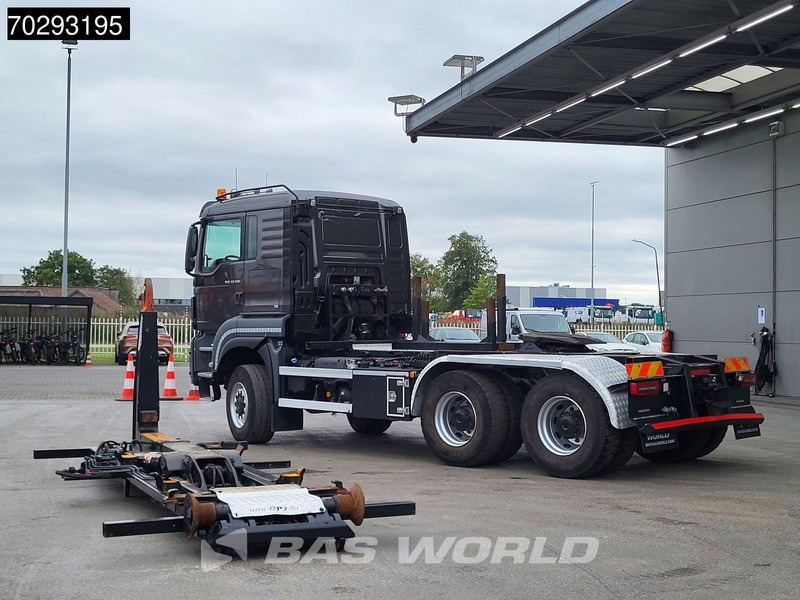 MAN TGS 33.510 TGS 6X6 20t AJK hooklift with 5th wheel Wechselsystem Retarder Automatic Euro 6 - Hook-lift sunkvežimis: foto 2 MAN TGS 33.510 TGS 6X6 20t AJK hooklift with 5th wheel Wechselsystem Retarder Automatic Euro 6 - Hook-lift sunkvežimis: foto 2
