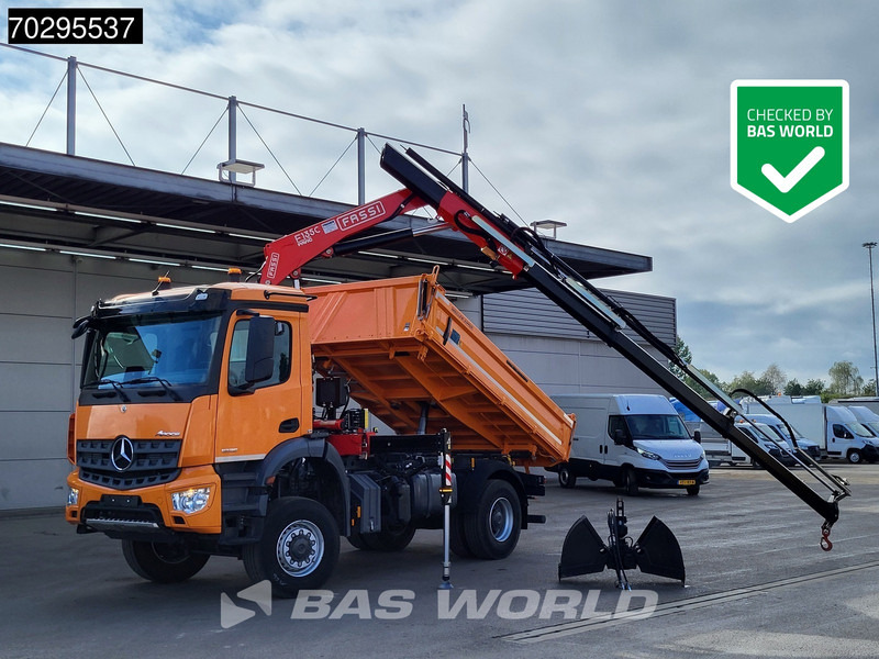 Mercedes-Benz Arocs 1835 4X4 4x4 Fassi F135AC.0.24 Crane Kran Meiller 3-Way Tipper Big-Axle - Savivartis sunkvežimis, Sunkvežimis su kranu: foto 1 Mercedes-Benz Arocs 1835 4X4 4x4 Fassi F135AC.0.24 Crane Kran Meiller 3-Way Tipper Big-Axle - Savivartis sunkvežimis, Sunkvežimis su kranu: foto 1