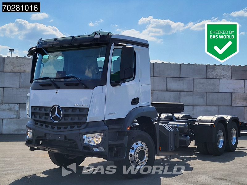 Mercedes-Benz Arocs 2640 6X4 NEW chassis Steel suspension Big-Axle Alcoa Automatic Euro 6 - Važiuoklės sunkvežimis: foto 1 Mercedes-Benz Arocs 2640 6X4 NEW chassis Steel suspension Big-Axle Alcoa Automatic Euro 6 - Važiuoklės sunkvežimis: foto 1