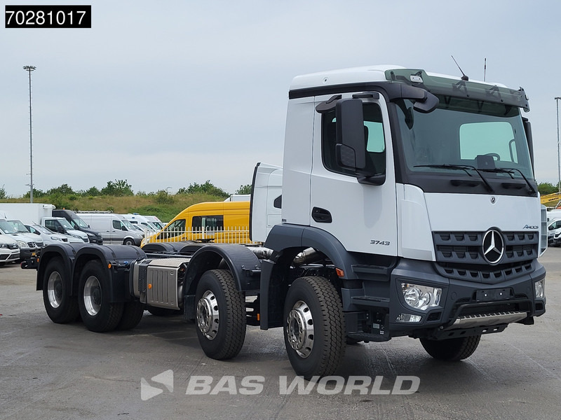 Mercedes-Benz Arocs 3743 8X4 NEW chassis Big-Axle Alcoa's Euro 6 - Važiuoklės sunkvežimis: foto 3 Mercedes-Benz Arocs 3743 8X4 NEW chassis Big-Axle Alcoa's Euro 6 - Važiuoklės sunkvežimis: foto 3
