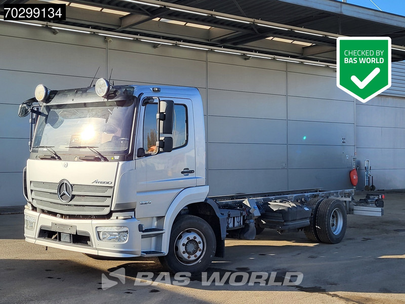 Mercedes-Benz Atego 1224 Atego 4X2 12tons chassis LOW Mileage! Automatic Airco Euro 6 - Važiuoklės sunkvežimis: foto 1 Mercedes-Benz Atego 1224 Atego 4X2 12tons chassis LOW Mileage! Automatic Airco Euro 6 - Važiuoklės sunkvežimis: foto 1