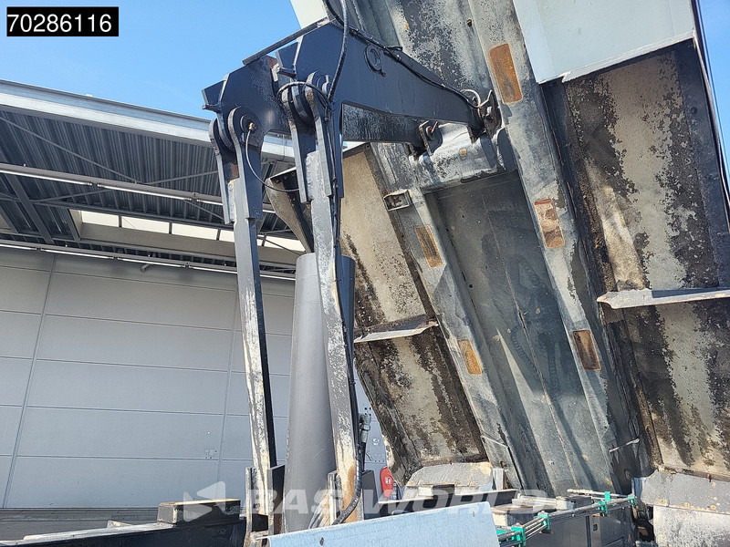 Renault Kerax 430 8X4 16m3 tipper Retarder Big-Axle steel suspension automatic Euro 5 - Savivartis sunkvežimis: foto 5 Renault Kerax 430 8X4 16m3 tipper Retarder Big-Axle steel suspension automatic Euro 5 - Savivartis sunkvežimis: foto 5