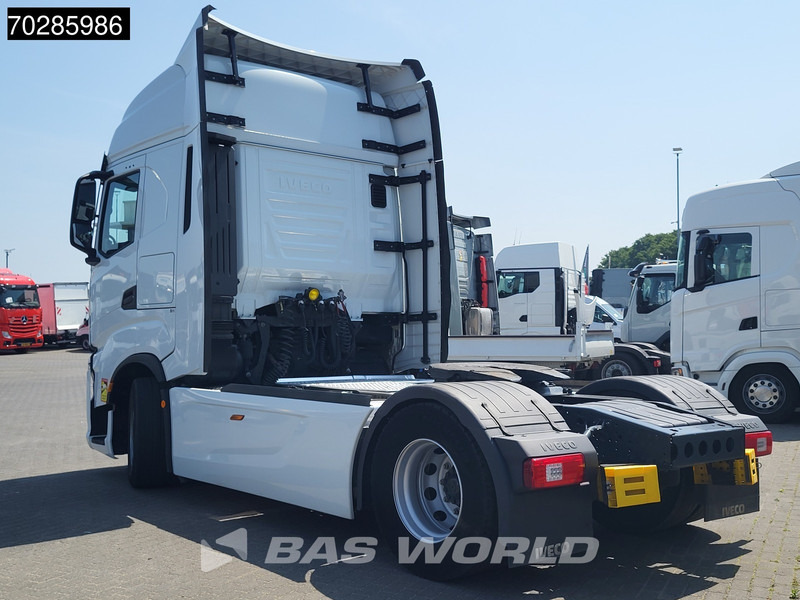 Iveco S-Way 490 4X2 Retarder Standklima 2xTanks Navi ACC LED Euro 6 - Vilkikas: foto 2 Iveco S-Way 490 4X2 Retarder Standklima 2xTanks Navi ACC LED Euro 6 - Vilkikas: foto 2
