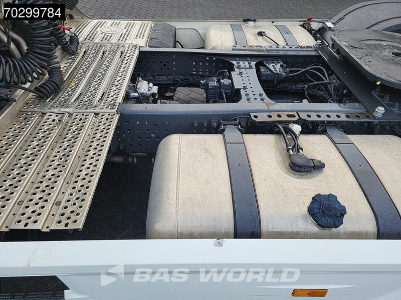Mercedes-Benz Actros 1842 4X2 StreamSpace Mega Retarder MirrorCam 2xTanks Navi ACC Euro 6 - Vilkikas: foto 5 Mercedes-Benz Actros 1842 4X2 StreamSpace Mega Retarder MirrorCam 2xTanks Navi ACC Euro 6 - Vilkikas: foto 5