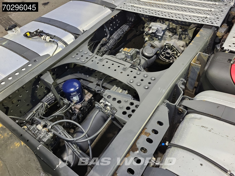 Vilkikas Mercedes-Benz Actros 1845 Actros 4X2 GigaSpace NL-Truck Mega 2xTanks Standklima ACC Euro 6: foto 14