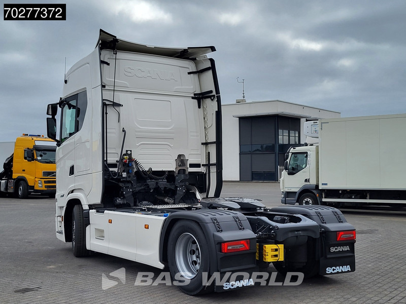 Scania S560 4X2 NEW! Retarder Full-Air 2xTanks Leder Standklima Navi ACC LED - Vilkikas: foto 2 Scania S560 4X2 NEW! Retarder Full-Air 2xTanks Leder Standklima Navi ACC LED - Vilkikas: foto 2