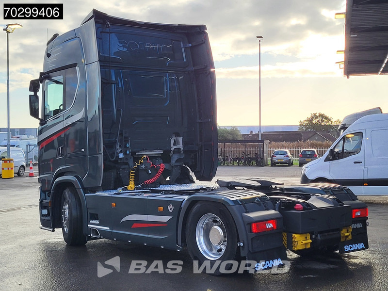 Scania S580 S 4X2 Full-Air Retarder Standairco 2xTanks Leder Navi ACC LED Euro 6 - Vilkikas: foto 2 Scania S580 S 4X2 Full-Air Retarder Standairco 2xTanks Leder Navi ACC LED Euro 6 - Vilkikas: foto 2
