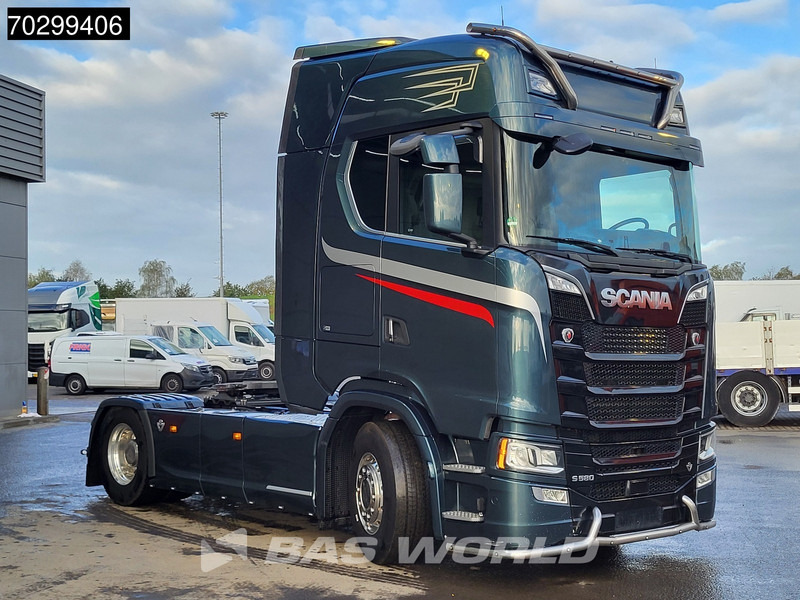Scania S580 S 4X2 Full-Air Retarder Standairco 2xTanks Leder Navi ACC LED Euro 6 - Vilkikas: foto 3 Scania S580 S 4X2 Full-Air Retarder Standairco 2xTanks Leder Navi ACC LED Euro 6 - Vilkikas: foto 3
