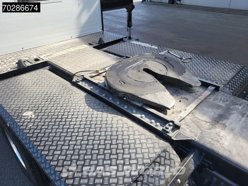 Volvo FH16 650 FH16 8X2 HMF 7020K-RCS Crane + Fly-Jib Lift+Steering-Axle Navi LED ACC Euro 6 - Platforminis/ Bortinis sunkvežimis, Sunkvežimis su kranu: foto 3 Volvo FH16 650 FH16 8X2 HMF 7020K-RCS Crane + Fly-Jib Lift+Steering-Axle Navi LED ACC Euro 6 - Platforminis/ Bortinis sunkvežimis, Sunkvežimis su kranu: foto 3