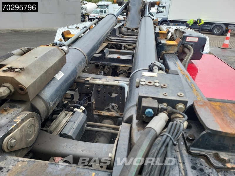 Volvo FH16 750 FH16 6X2 HIAB Multilift XR21S61 Hooklift Lift+steering Axle Automatic Euro 6 - Hook-lift sunkvežimis: foto 5 Volvo FH16 750 FH16 6X2 HIAB Multilift XR21S61 Hooklift Lift+steering Axle Automatic Euro 6 - Hook-lift sunkvežimis: foto 5