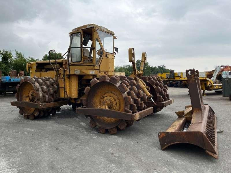 Caterpillar 825 + porte engins - Kompaktorius: foto 2 Caterpillar 825 + porte engins - Kompaktorius: foto 2