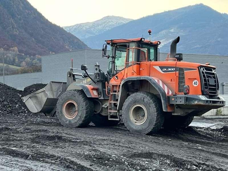 Doosan DL300 - Ratinis krautuvas: foto 1 Doosan DL300 - Ratinis krautuvas: foto 1