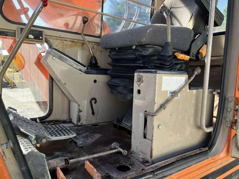 Vikšrinis ekskavatorius Hitachi UH073: foto 46