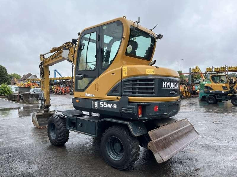 Hyundai ROBEX 55W-9 / R55W-9 - Ratinis ekskavatorius: foto 5 Hyundai ROBEX 55W-9 / R55W-9 - Ratinis ekskavatorius: foto 5