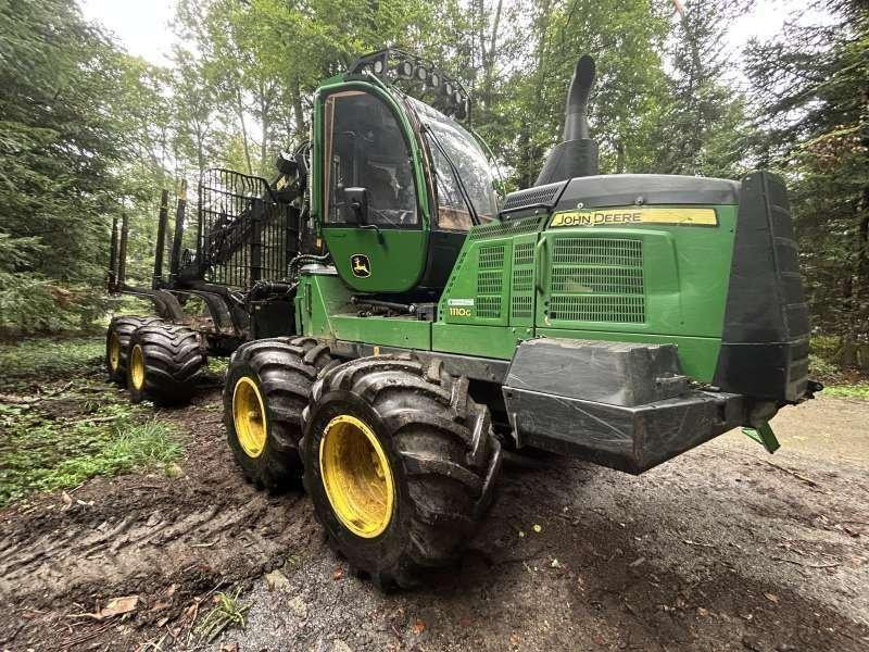 John Deere 1110G - Forvarderis: foto 1 John Deere 1110G - Forvarderis: foto 1