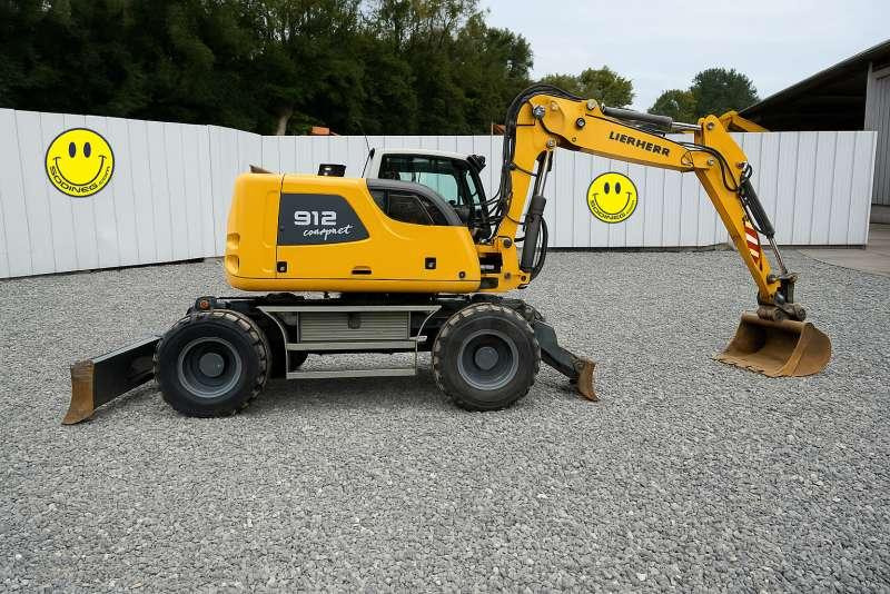 Liebherr A912 COMPACT - Ratinis ekskavatorius: foto 1 Liebherr A912 COMPACT - Ratinis ekskavatorius: foto 1