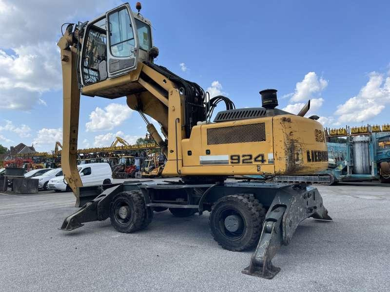 Liebherr A924C LITRONIC - Ekskavatorius su ilga strėle: foto 3 Liebherr A924C LITRONIC - Ekskavatorius su ilga strėle: foto 3