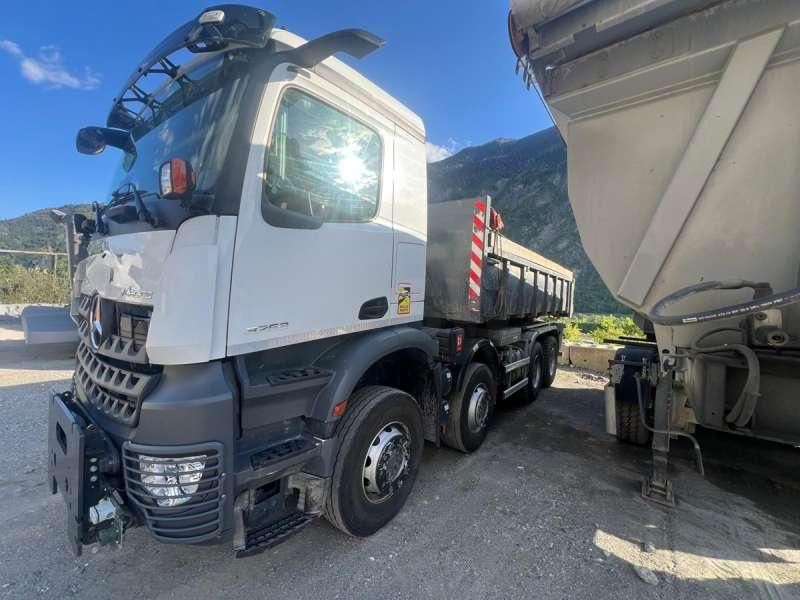 Mercedes AROCS 3253 8X4 - Savivartis sunkvežimis: foto 2 Mercedes AROCS 3253 8X4 - Savivartis sunkvežimis: foto 2