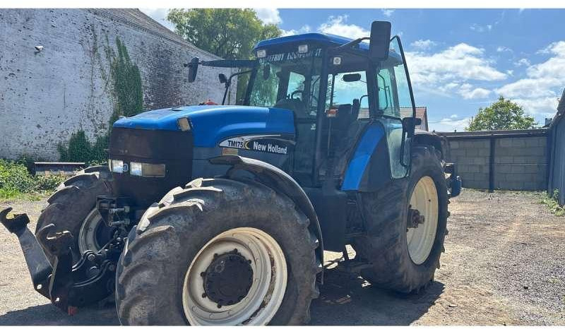 New Holland TM175 - Traktorius: foto 1 New Holland TM175 - Traktorius: foto 1