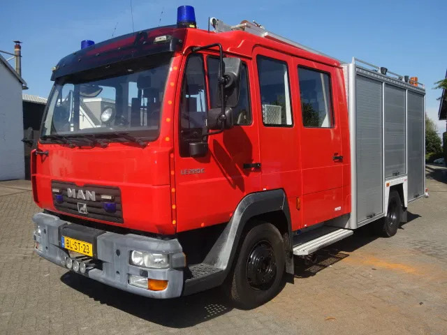 MAN LE 220C GODIVA POMP 2000 LITER TANK,MANUAL GEARBOX - Gaisrinė mašina: foto 1 MAN LE 220C GODIVA POMP 2000 LITER TANK,MANUAL GEARBOX - Gaisrinė mašina: foto 1