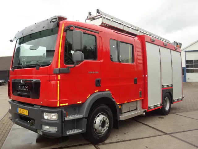 MAN TGM 15.250 FIRE TRUCK,2000 LITER TANK, FOAM TANK, AIRCO - Gaisrinė mašina: foto 2 MAN TGM 15.250 FIRE TRUCK,2000 LITER TANK, FOAM TANK, AIRCO - Gaisrinė mašina: foto 2