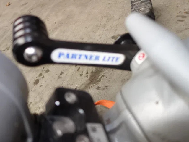 Mercedes-Benz 1325 WATER CANON - Gaisrinė mašina: foto 2 Mercedes-Benz 1325 WATER CANON - Gaisrinė mašina: foto 2