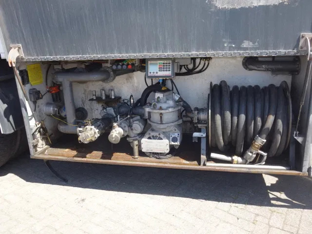 Mercedes-Benz ATEGO 2533 6X2 ,18000 LITER TANK - Autocisterna: foto 4 Mercedes-Benz ATEGO 2533 6X2 ,18000 LITER TANK - Autocisterna: foto 4