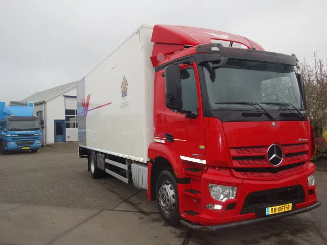Mercedes-Benz Antos 2027 - Furgonas sunkvežimis: foto 2 Mercedes-Benz Antos 2027 - Furgonas sunkvežimis: foto 2