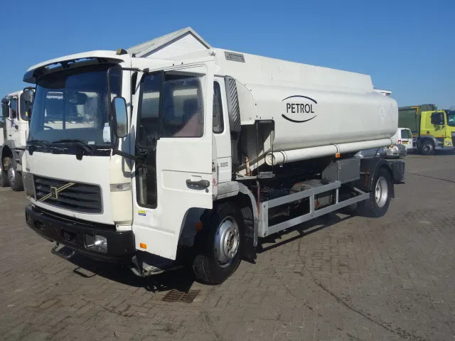 Volvo FL 240 220PK 12000 LITER STEELSPRINGS - Autocisterna: foto 2 Volvo FL 240 220PK 12000 LITER STEELSPRINGS - Autocisterna: foto 2