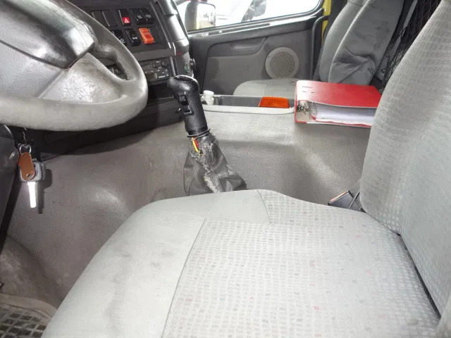 Volvo FM 12 18500liter tank,AIRCO,MANUAL GEARBOX - Autocisterna: foto 3 Volvo FM 12 18500liter tank,AIRCO,MANUAL GEARBOX - Autocisterna: foto 3