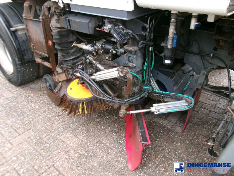 DAF LF 55.220 4x2 Scarab sweeper - Gatvių šlavimo mašina: foto 5 DAF LF 55.220 4x2 Scarab sweeper - Gatvių šlavimo mašina: foto 5