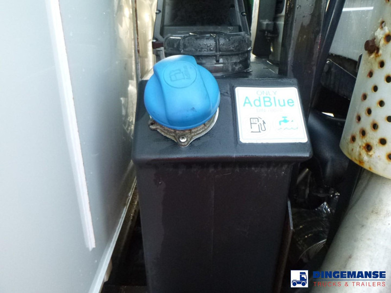 Gatvių šlavimo mašina Iveco Eurocargo ML150E22 4x2 Scarab Mistral 6.2 m3 sweeper: foto 9 Gatvių šlavimo mašina Iveco Eurocargo ML150E22 4x2 Scarab Mistral 6.2 m3 sweeper: foto 9